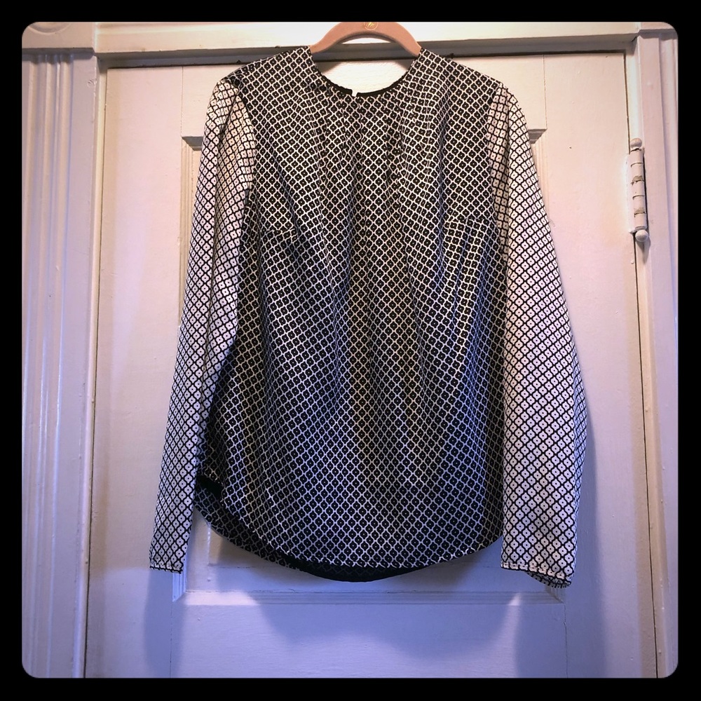NEW! Black and White Top